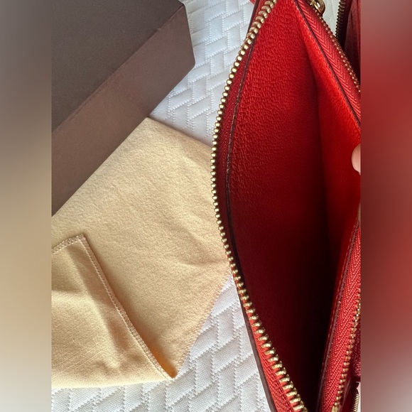 Louis Vuitton empreinte secret zip around wallet in good condition. - Picture 5 of 8